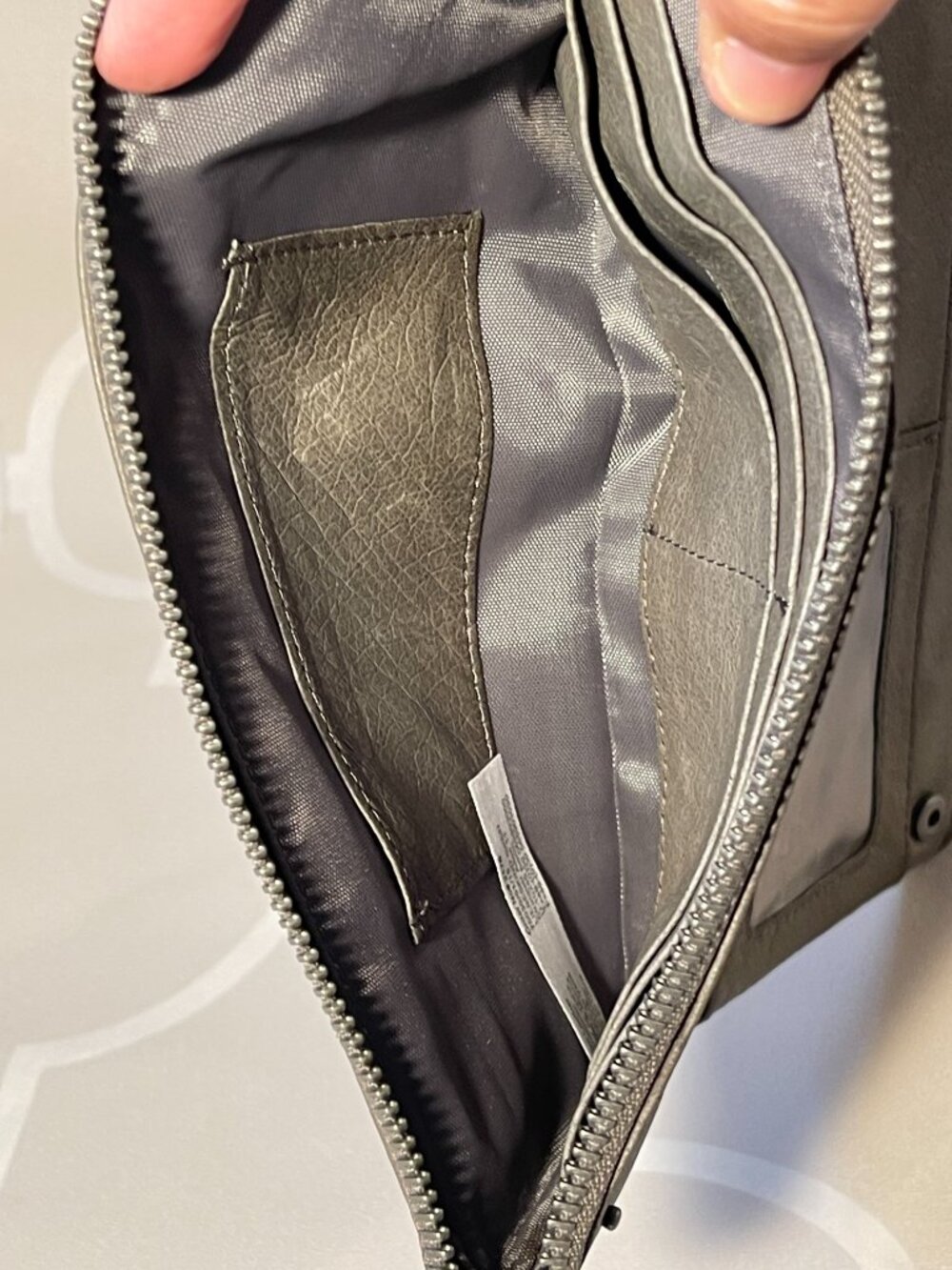 Liebeskind Dark Green Leather & Suede Bifold Wallet | Zip Coin Pockets - Picture 9 of 11